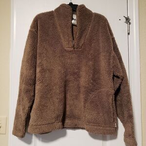 Unlimited Quest Clothing fuzzy sherpa sweater L made in Canada